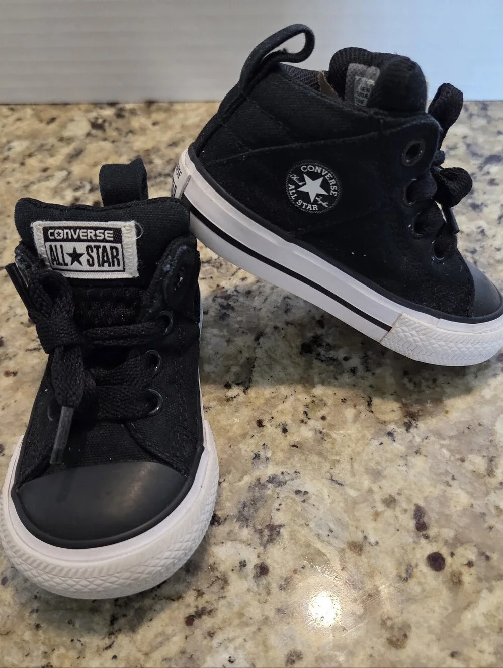 Converse Chuck Taylor All Star Axel Mid Black Infant Shoes 742849F Size 4 Infant